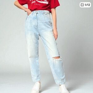 Betro Simone Distressed High Rise Mom Jeans Size 31 Light Wash